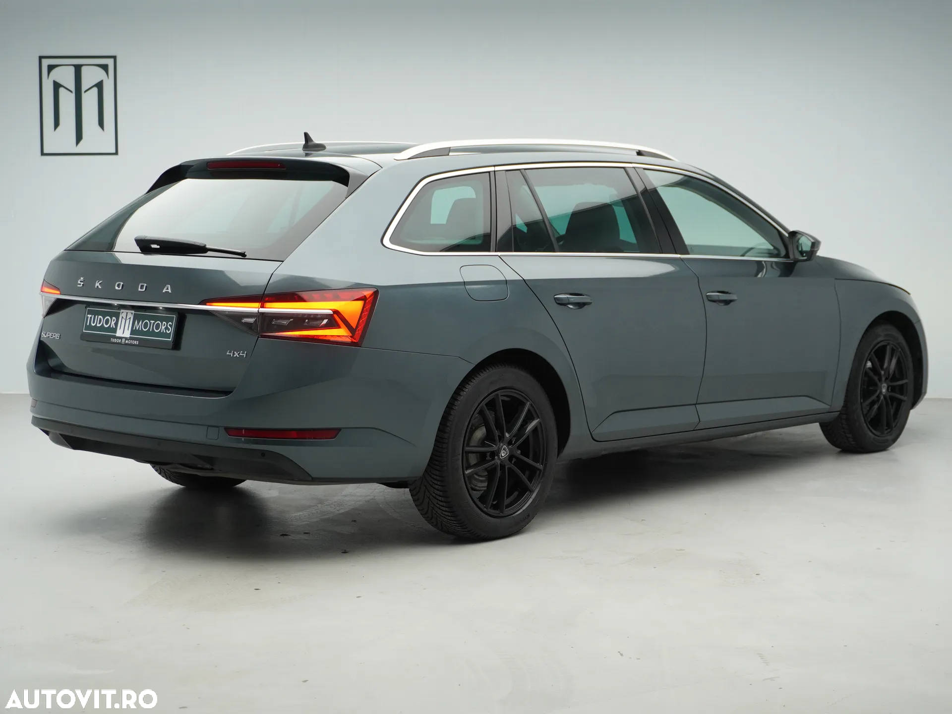 Skoda Superb 2.0 TDI 4X4 DSG Style - 4