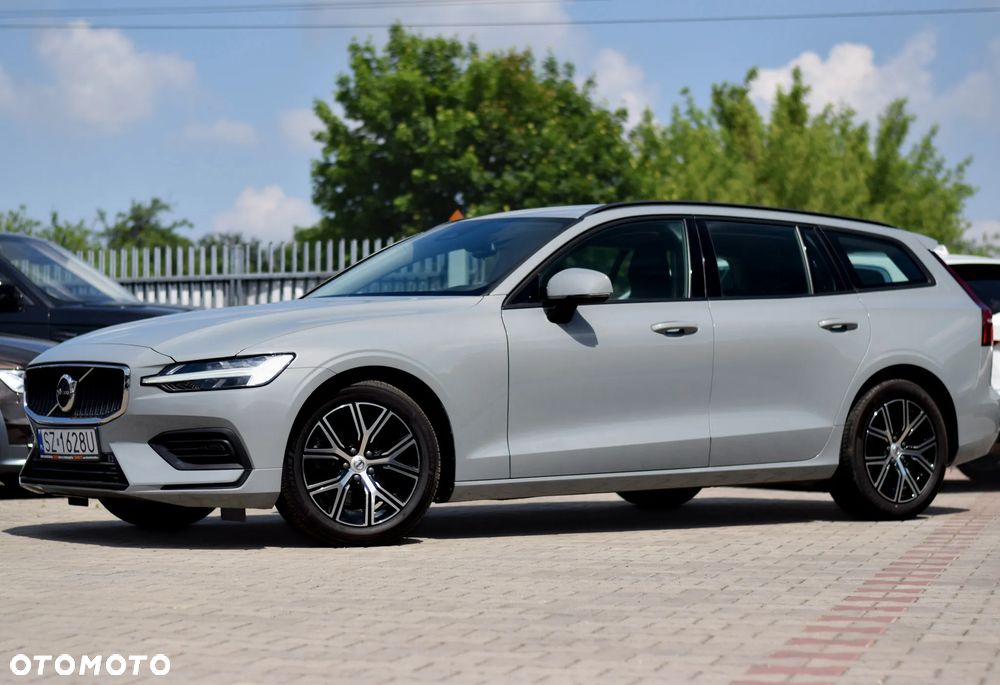 Volvo V60 B3 B DKG Momentum Pro - 30