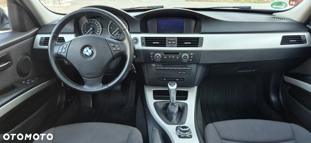 BMW Seria 3 - 32