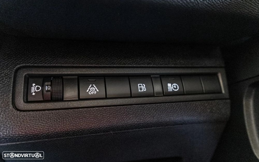 Peugeot 3008 1.6 Hybrid Allure e-EAT8 - 21