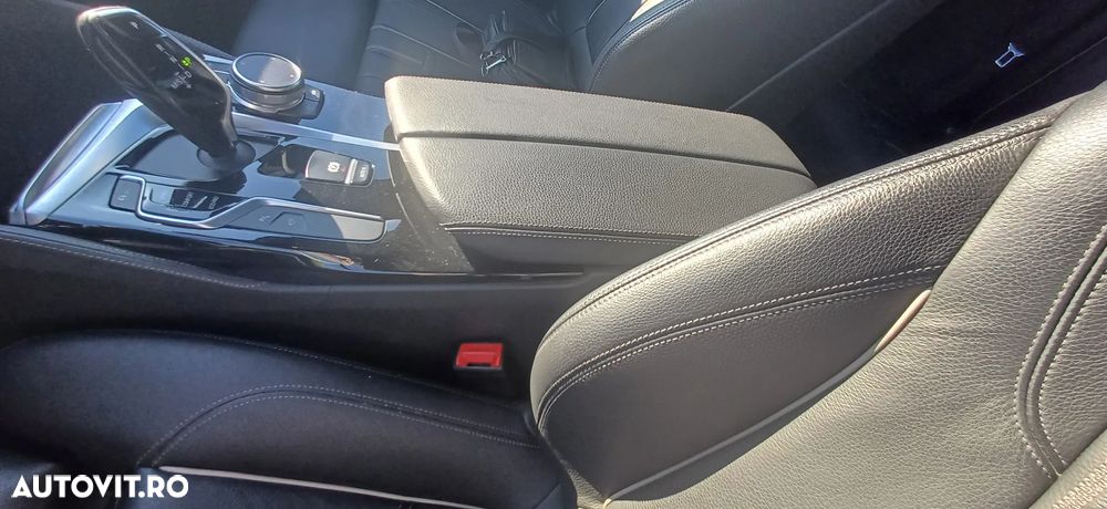 BMW M5 M550i xDrive AT - 19