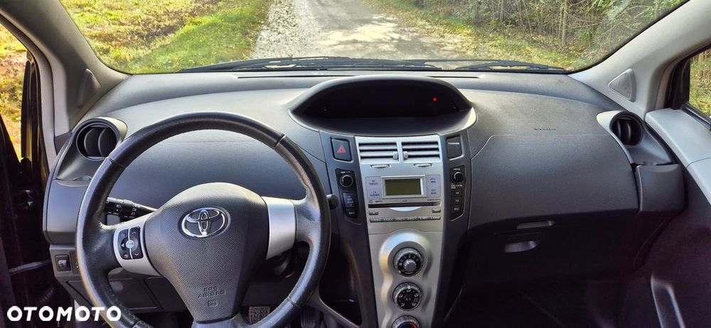 Toyota Yaris 1.3 VVT-i Executive - 15