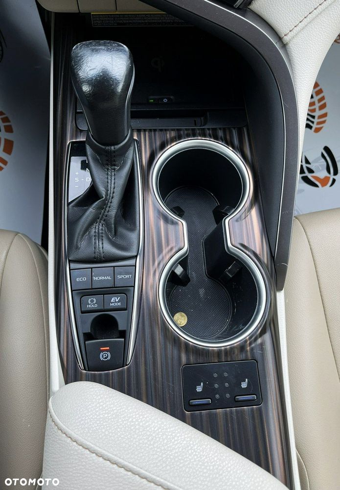 Toyota Camry 2.5 Hybrid Executive CVT - 18