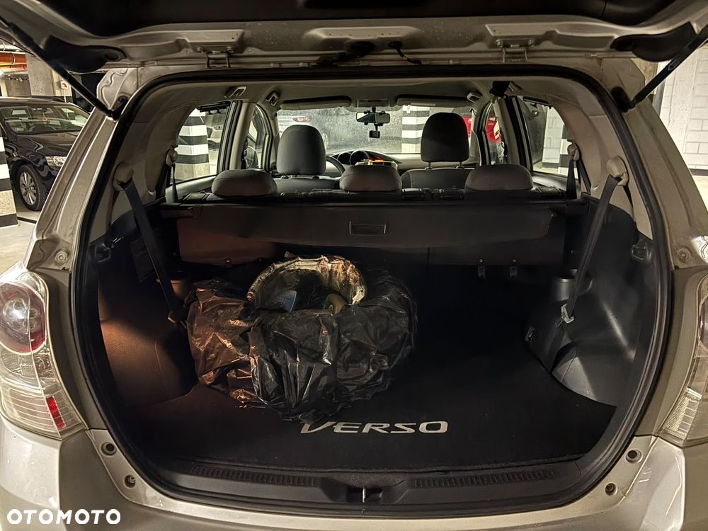 Toyota Corolla Verso 2.2 D-4D Premium 7os - 15