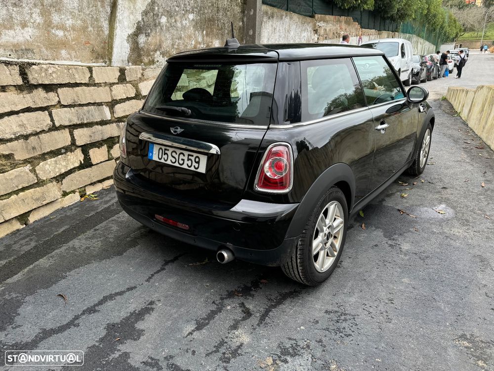 MINI 3 Portas One D - 6