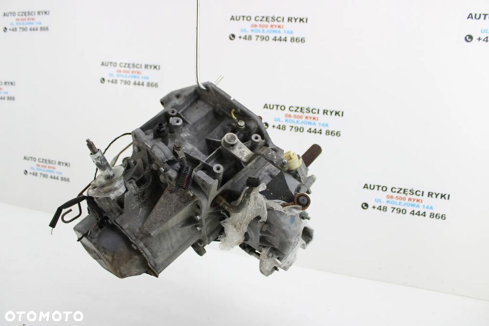 Berlingo Partner 1.6 HDI SkrzyniaBiegów 20DM46 - 9