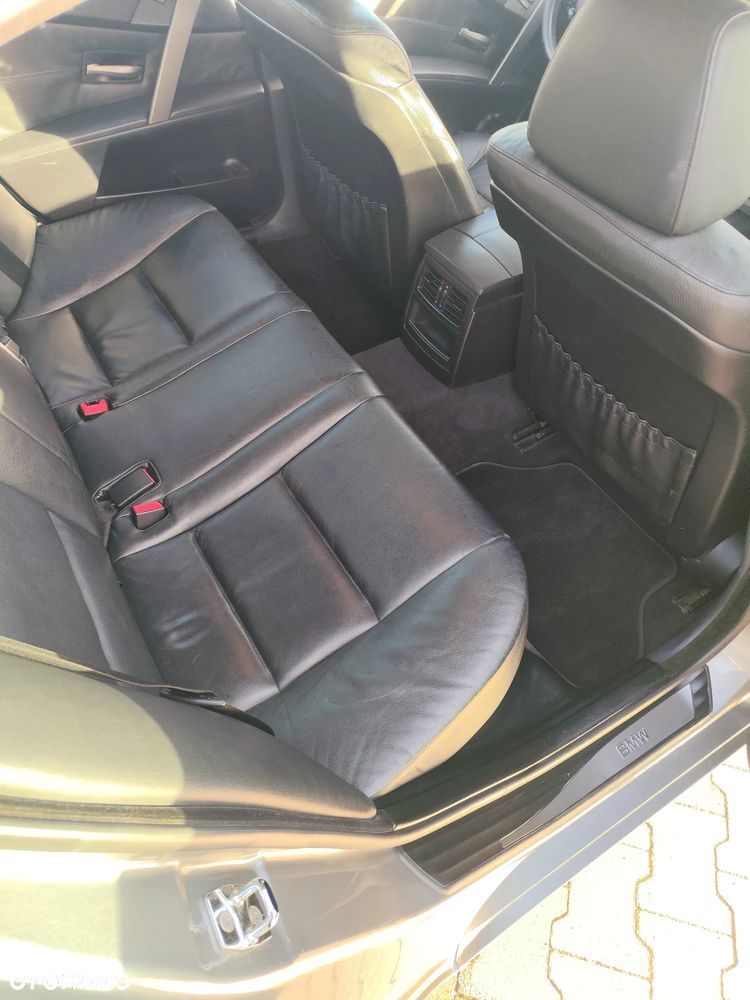 BMW Seria 5 520i - 6