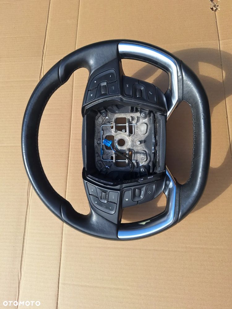 KIEROWNICA MULTIFUNKCYJNA DS5 - 4