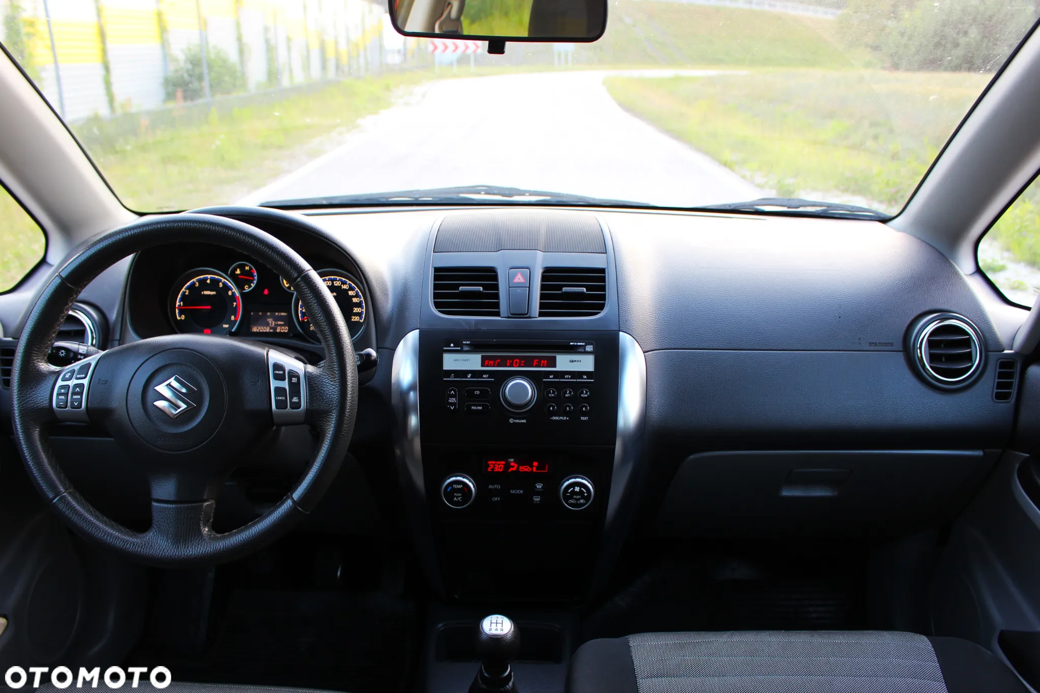 Suzuki SX4 1.6 Comfort Plus - 8