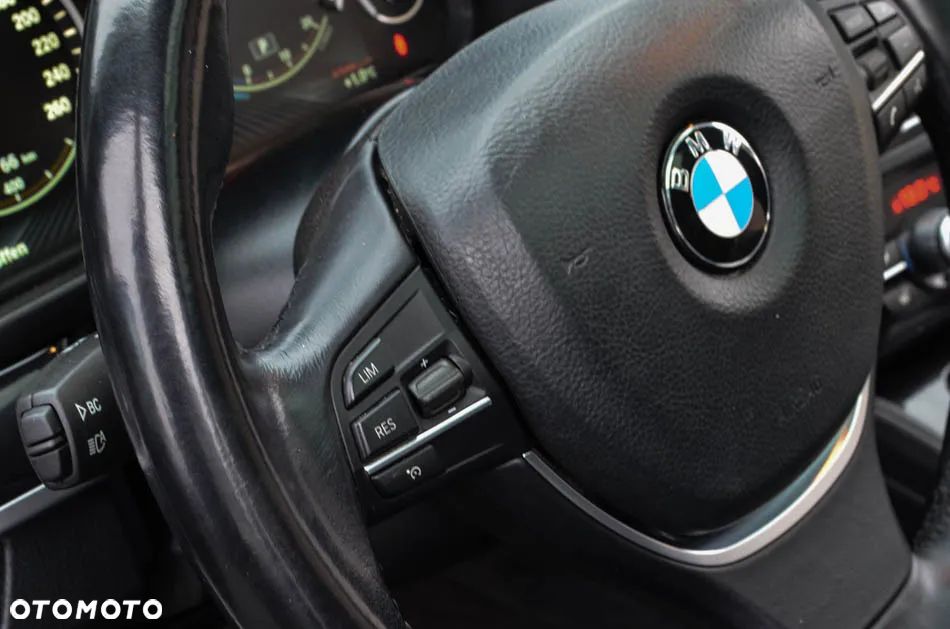 BMW Seria 5 520d Touring Luxury Line - 30