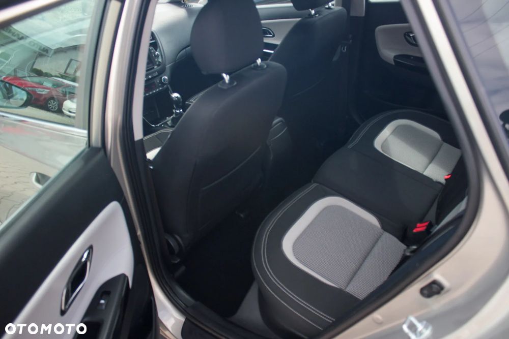 Kia Ceed 1.6 GDI Dream Team Edition - 21