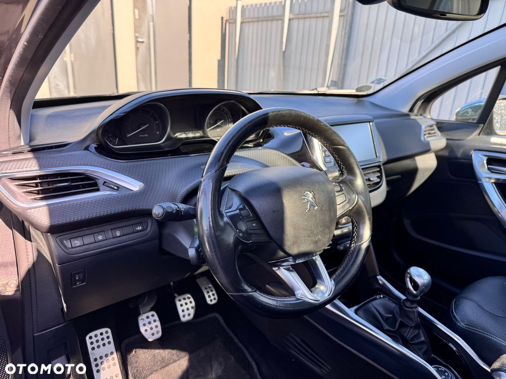 Peugeot 2008 1.6 e-HDi Allure S&S - 9