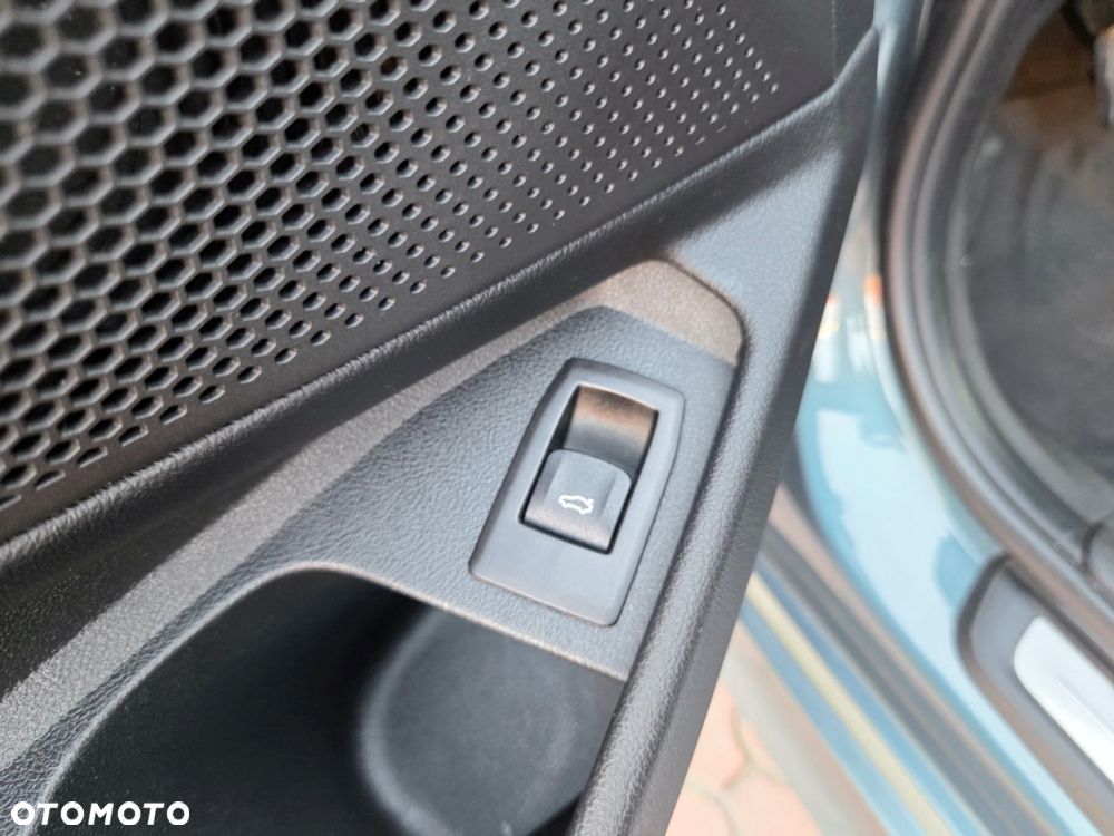 BMW Seria 3 - 16