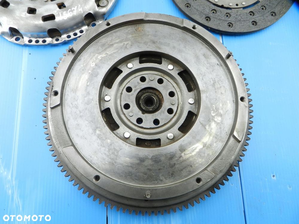 Koło Dwumasowe Sprzęgło DISCOVERY III 2.7 TD - 3