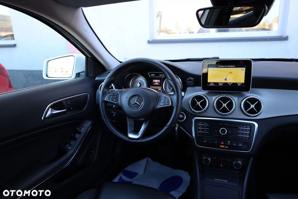 Mercedes-Benz GLA 250 7G-DCT Style - 24