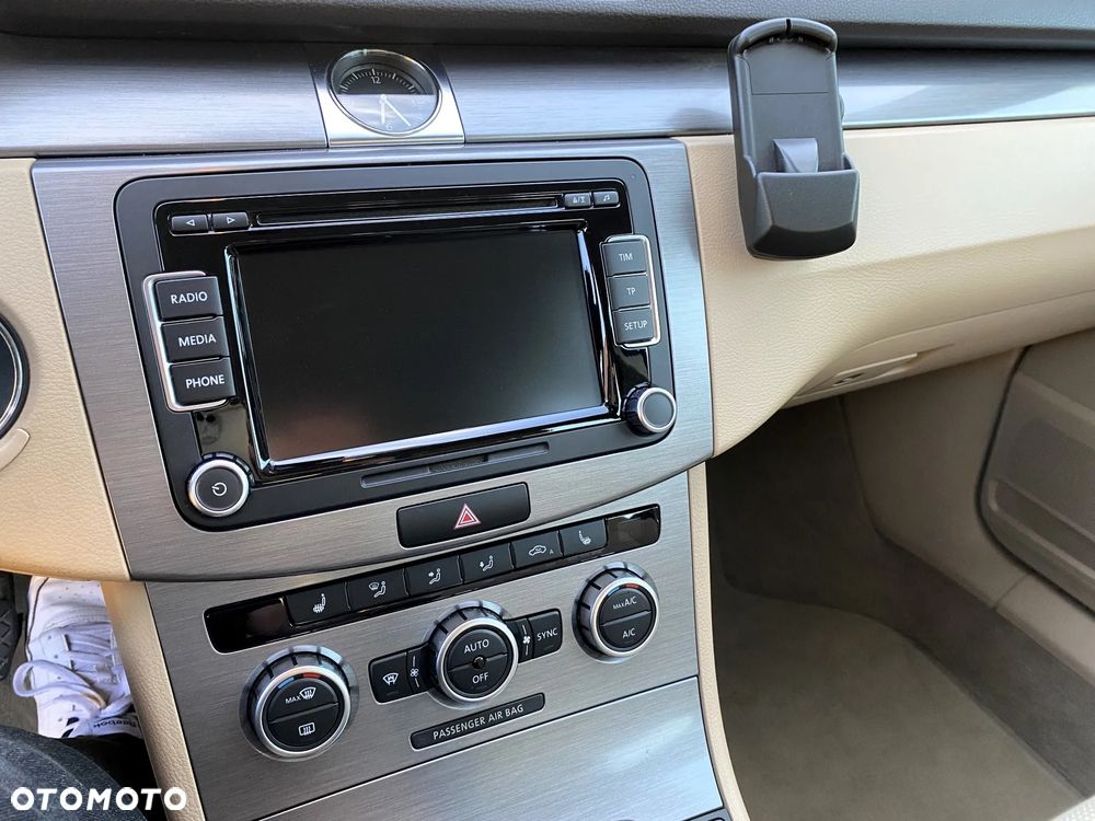 Volkswagen Passat 1.6 TDI Comfortline - 20