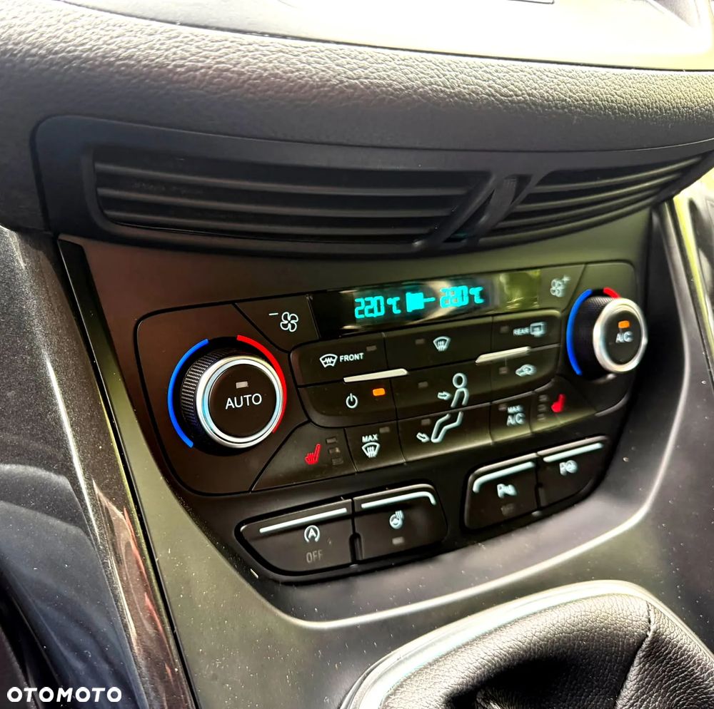 Ford Kuga 2.0 TDCi 2x4 Titanium - 19