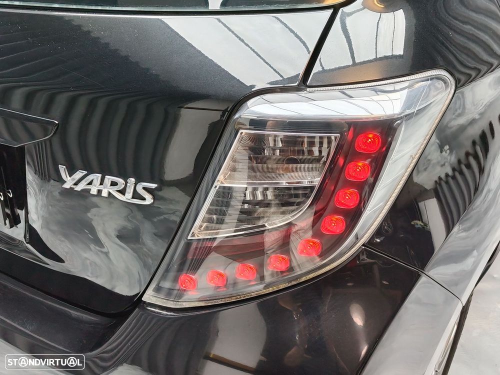 Toyota Yaris 1.4 D-4D Comfort - 25