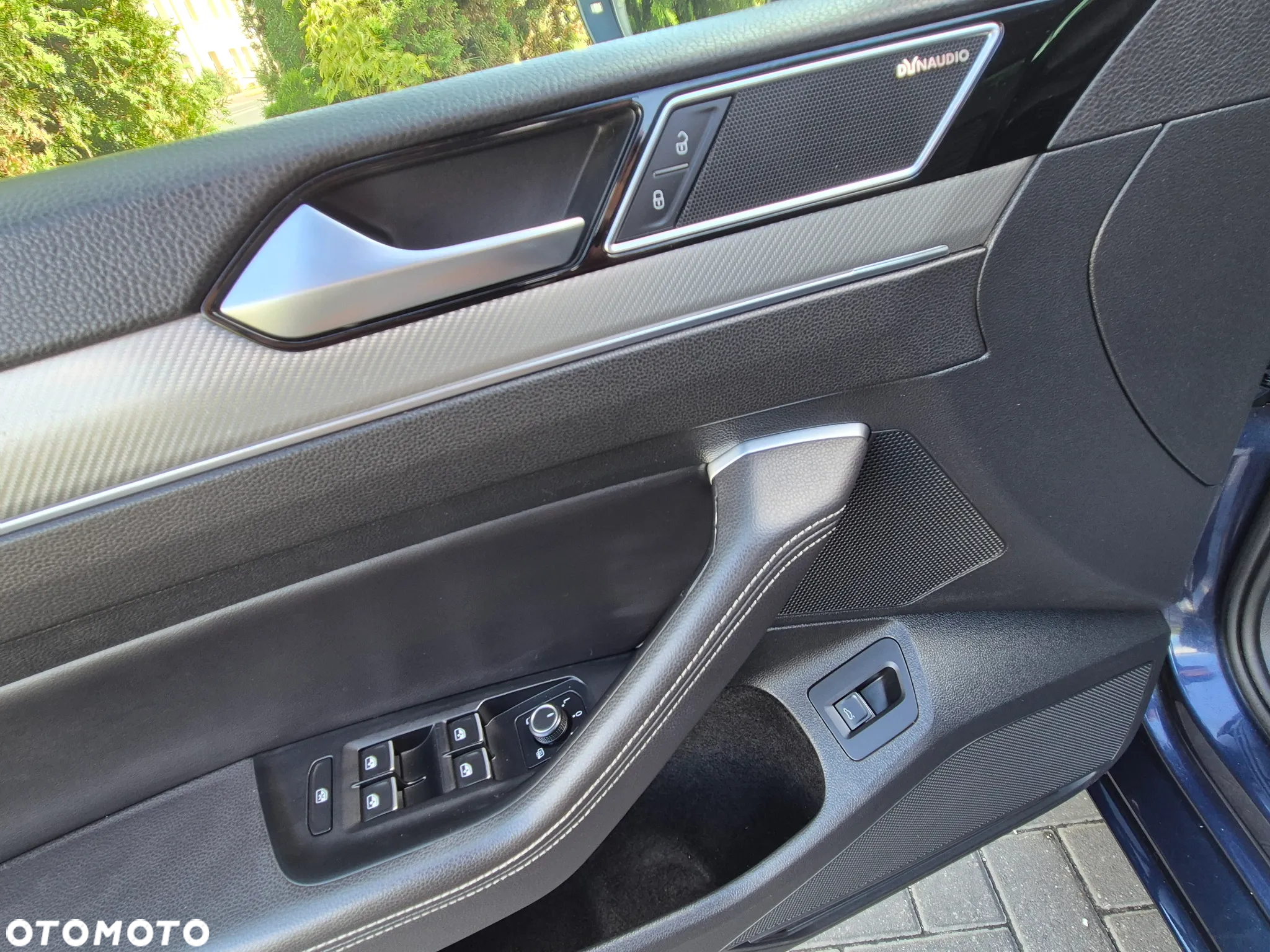 Volkswagen Passat 2.0 TDI 4Mot R-Line Edition DSG - 32