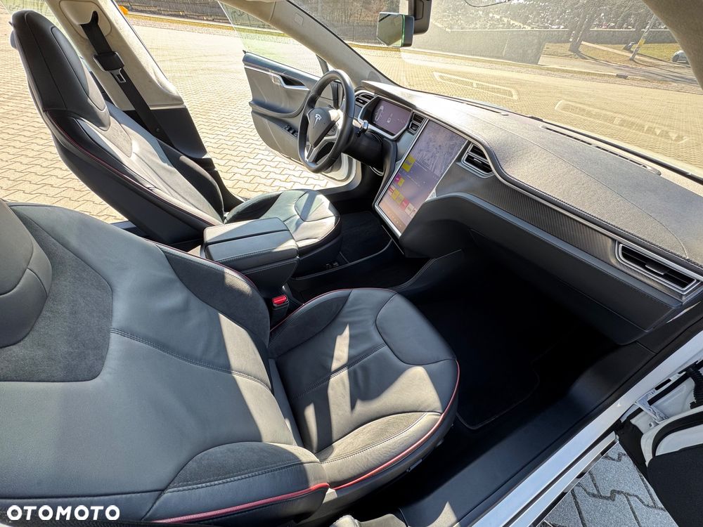 Tesla Model S Performance - 23