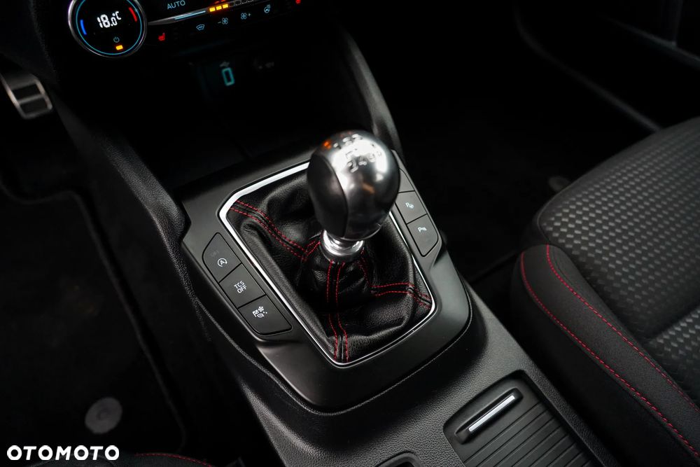 Ford Focus - 36