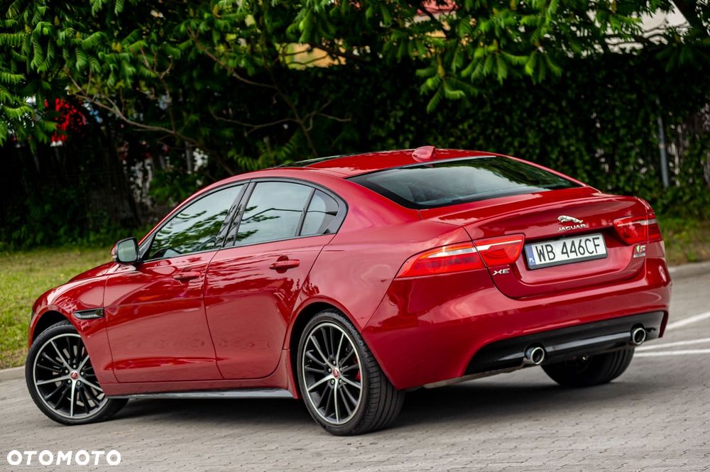 Jaguar XE - 11