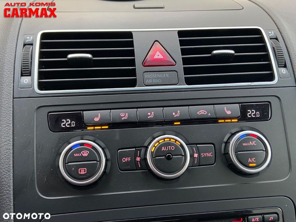 Volkswagen Touran - 27