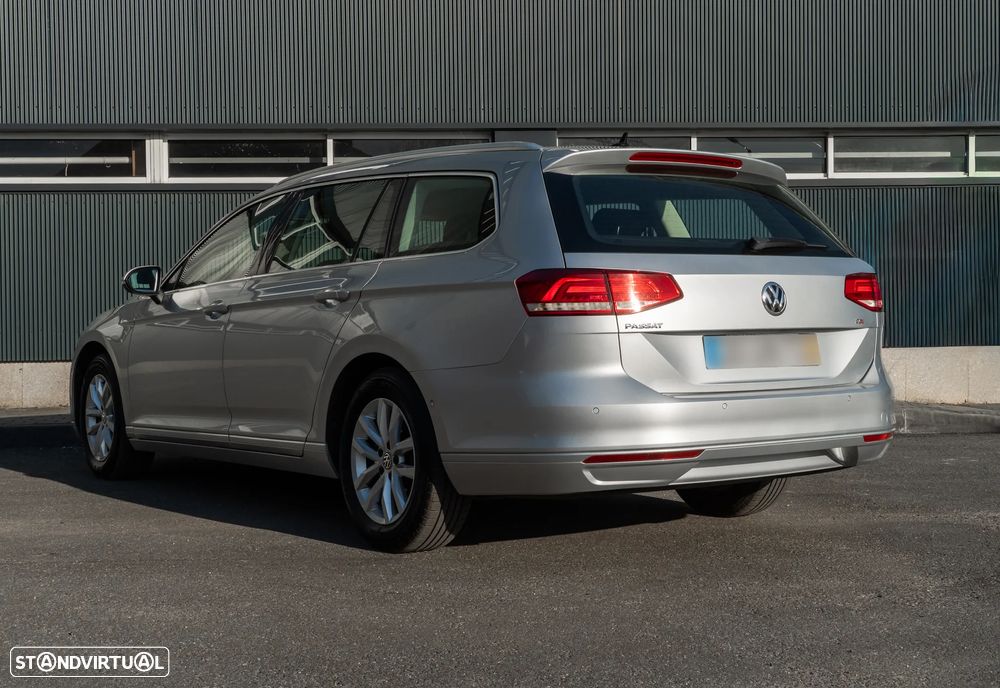 VW Passat Variant 1.6 TDI SCR DSG Business - 11
