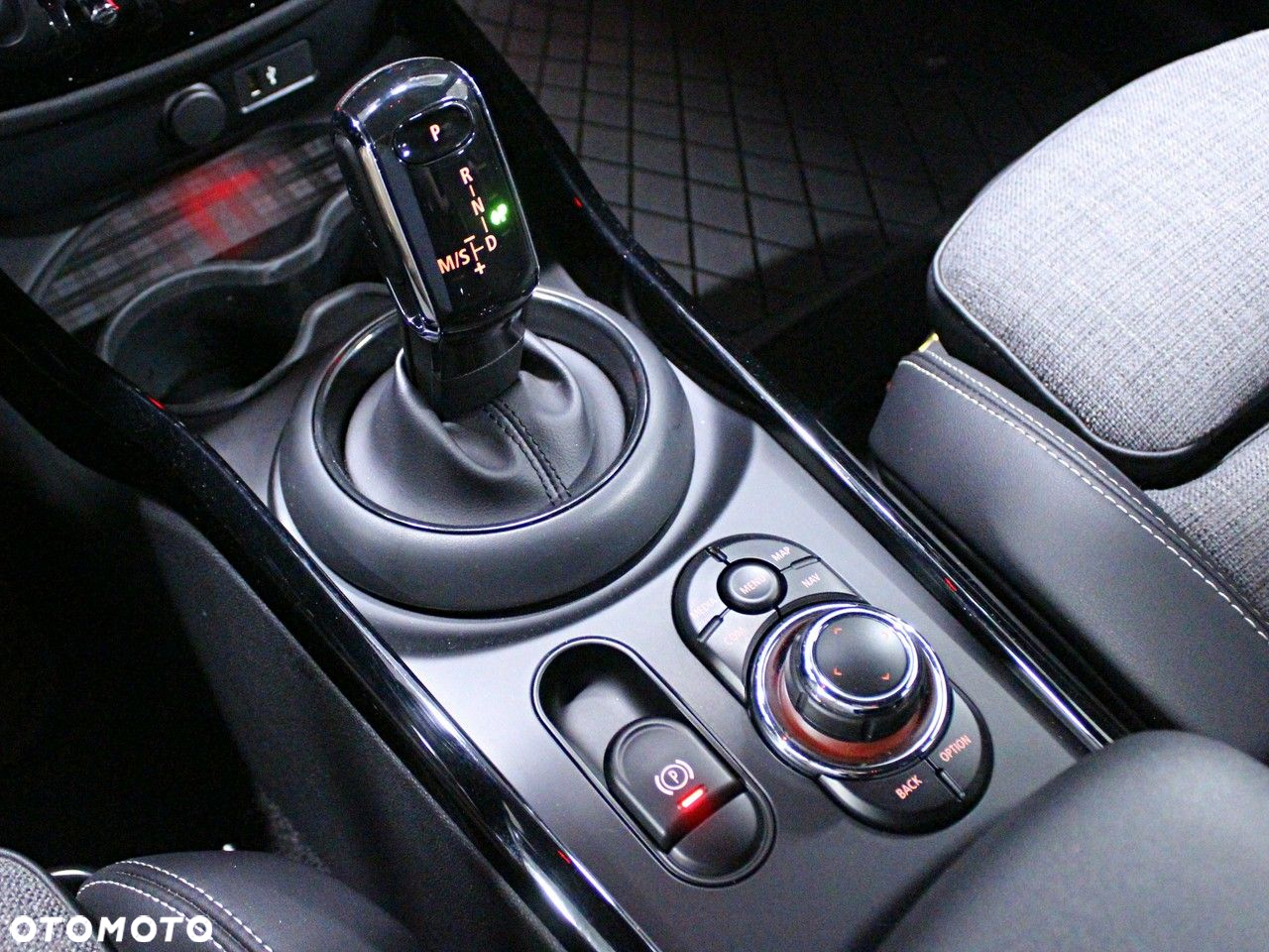 MINI Clubman - 16