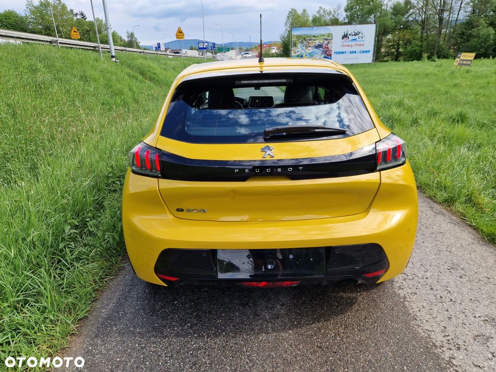 Peugeot 208 - 5