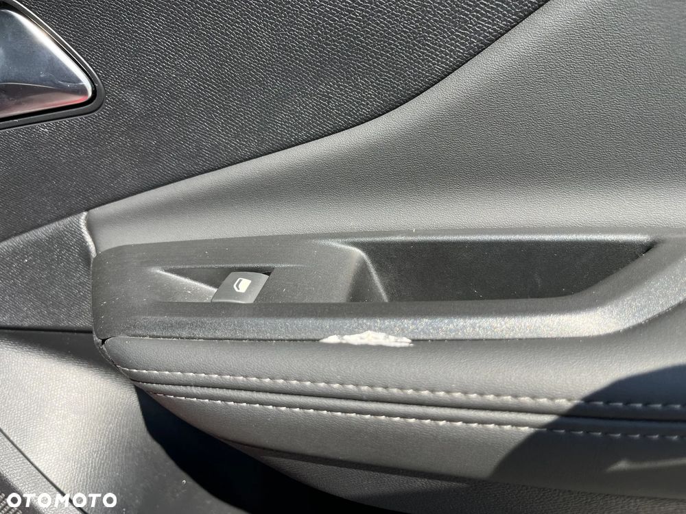 Peugeot 408 1.2 PureTech Allure Pack S&S EAT8 - 36