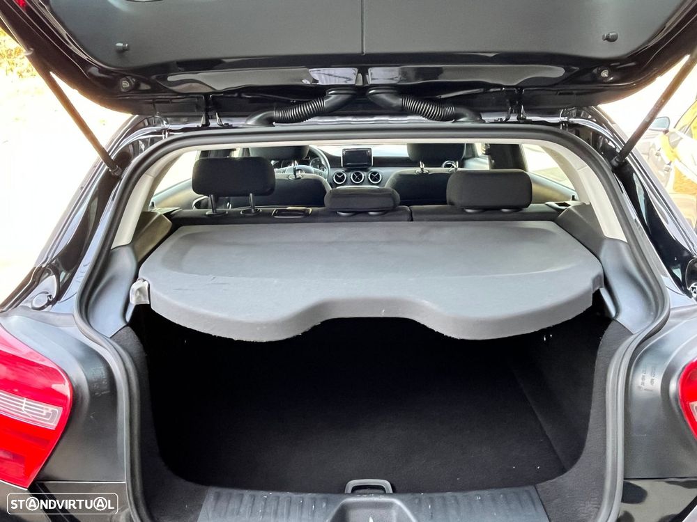Mercedes-Benz A 180 - 21