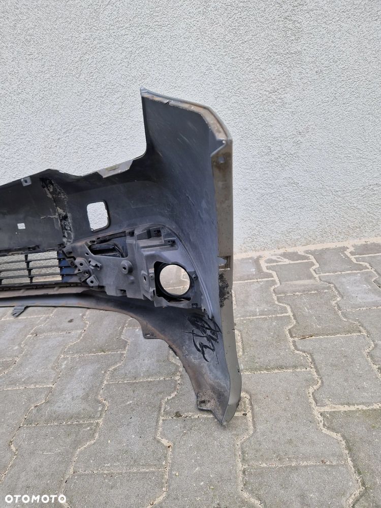 Zderzak Toyota Auris II lift 2015 - bez dziur - 14