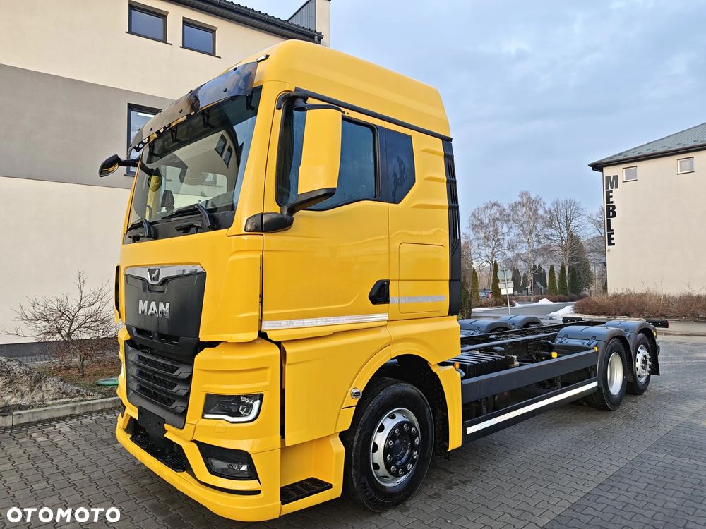 MAN TGX 26.470 6X2 oś skrętna rama do zabudowy - 4