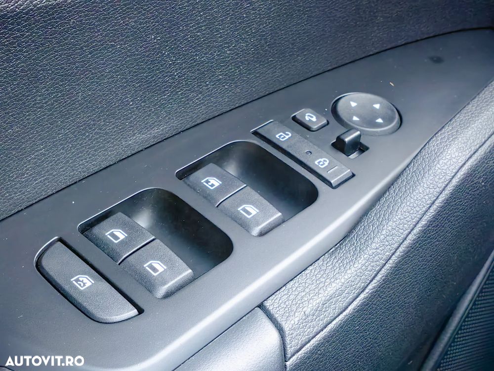 Kia Sportage 1.6 DSL MHEV 7DCT HP 4x2 Business Line - 29