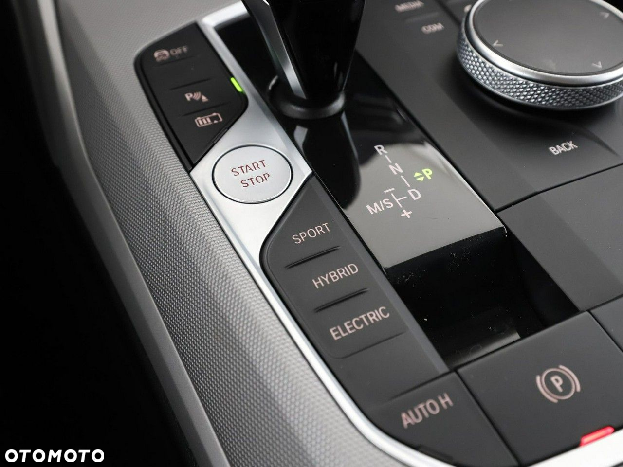 BMW Seria 3 320e PHEV - 33