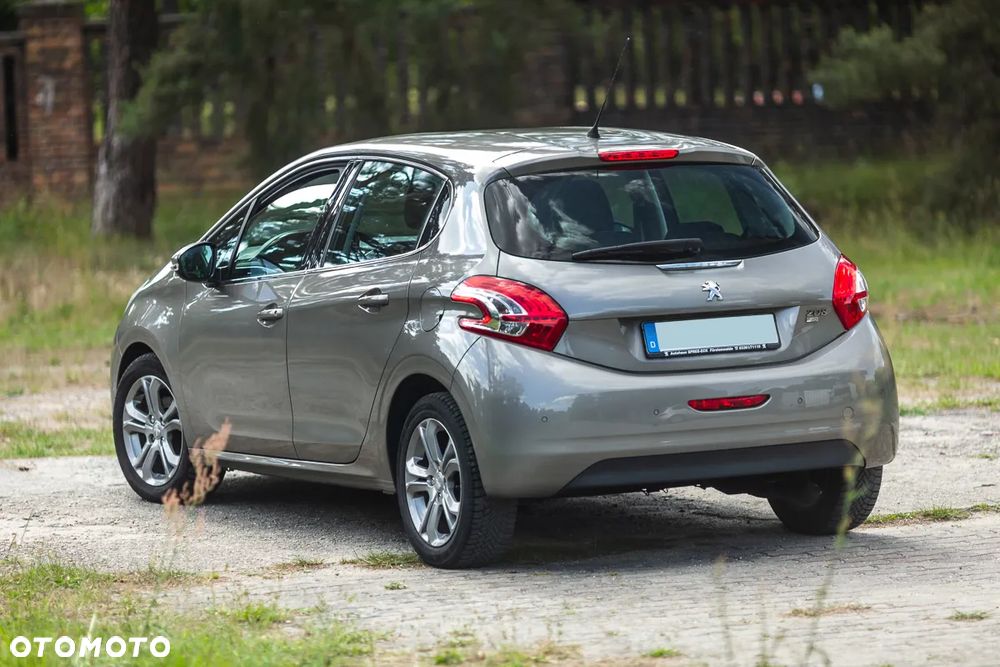 Peugeot 208 e-HDi 115 Stop&Start Allure - 13