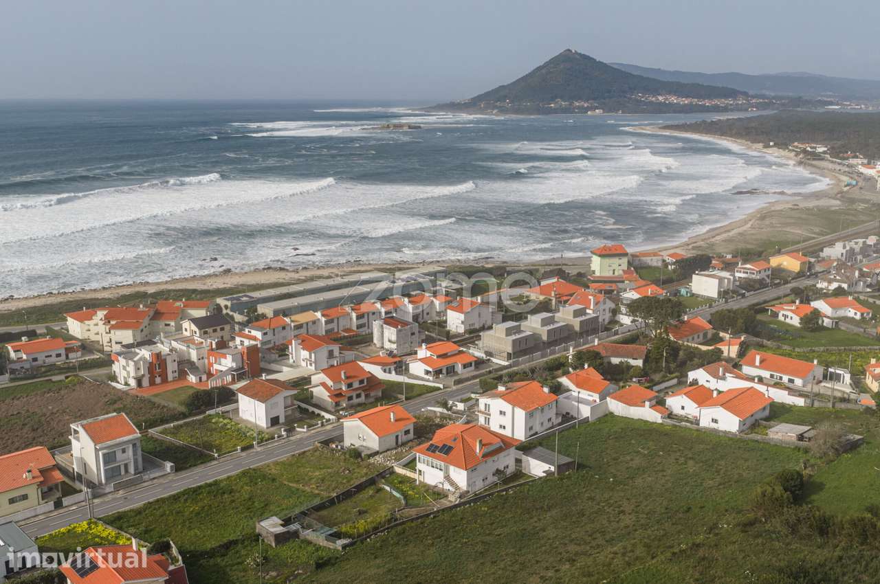 Terreno com 230 m2, 3ª linha de mar, praia de Moledo, Caminha - Grande imagem: 2/24