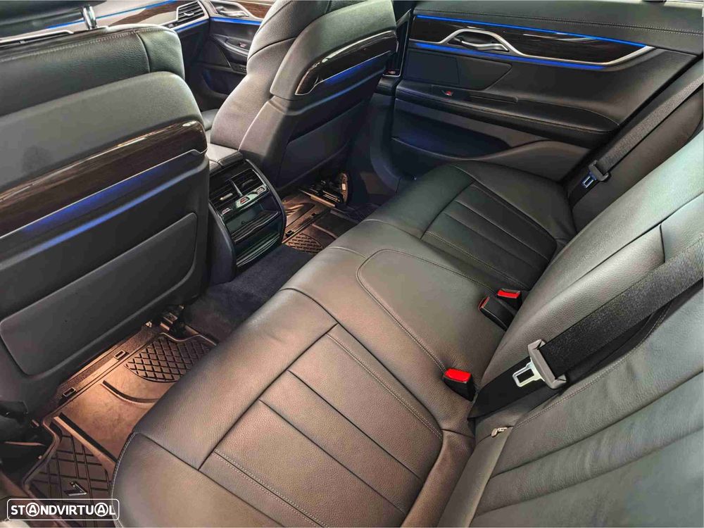 BMW 730 d Pack M Auto — fotografia 8
