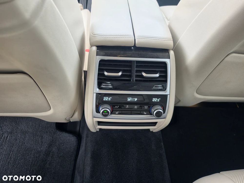 BMW Seria 7 - 22