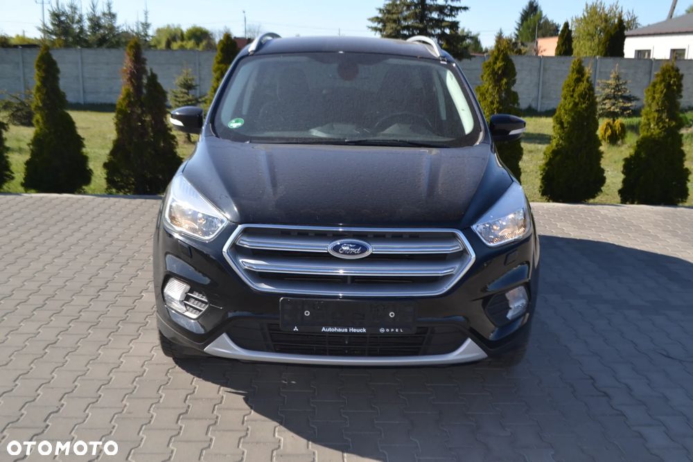 Ford Kuga 1.5 EcoBoost 2x4 Titanium - 3