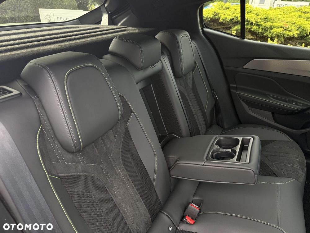 Peugeot 408 - 17