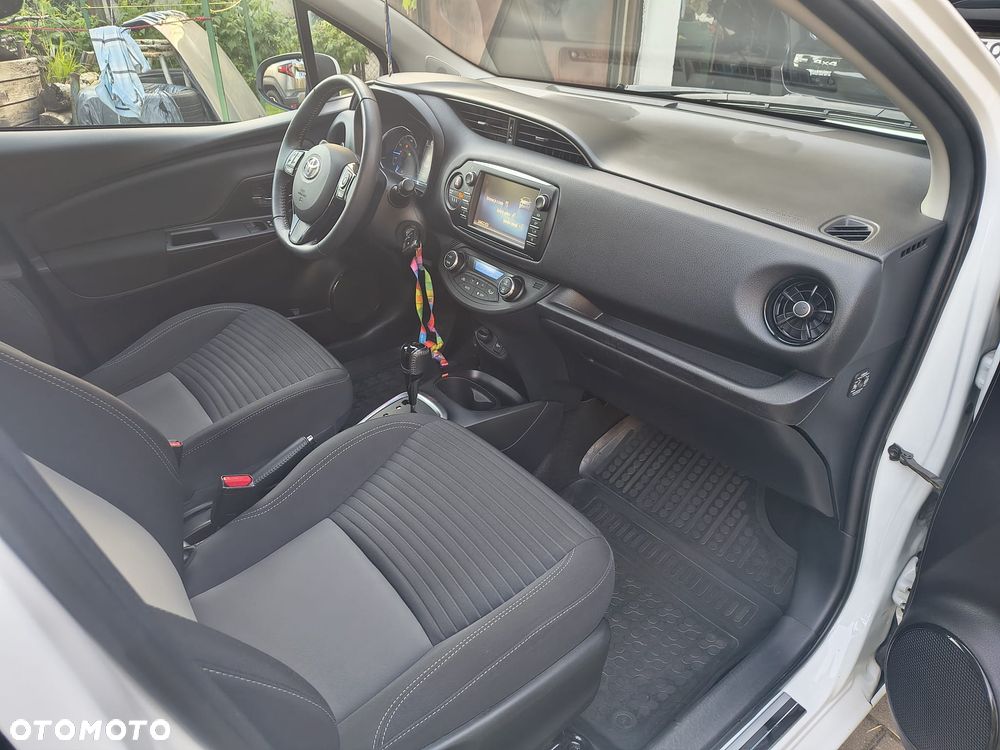 Toyota Yaris Hybrid 100 Dynamic EU6 - 15