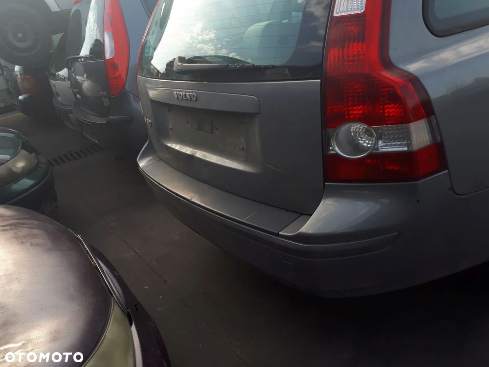 VOLVO V50 04-07 1.8 16V OŚWIETLENIE KABINY LAMPKA PODSUFITKI - 16