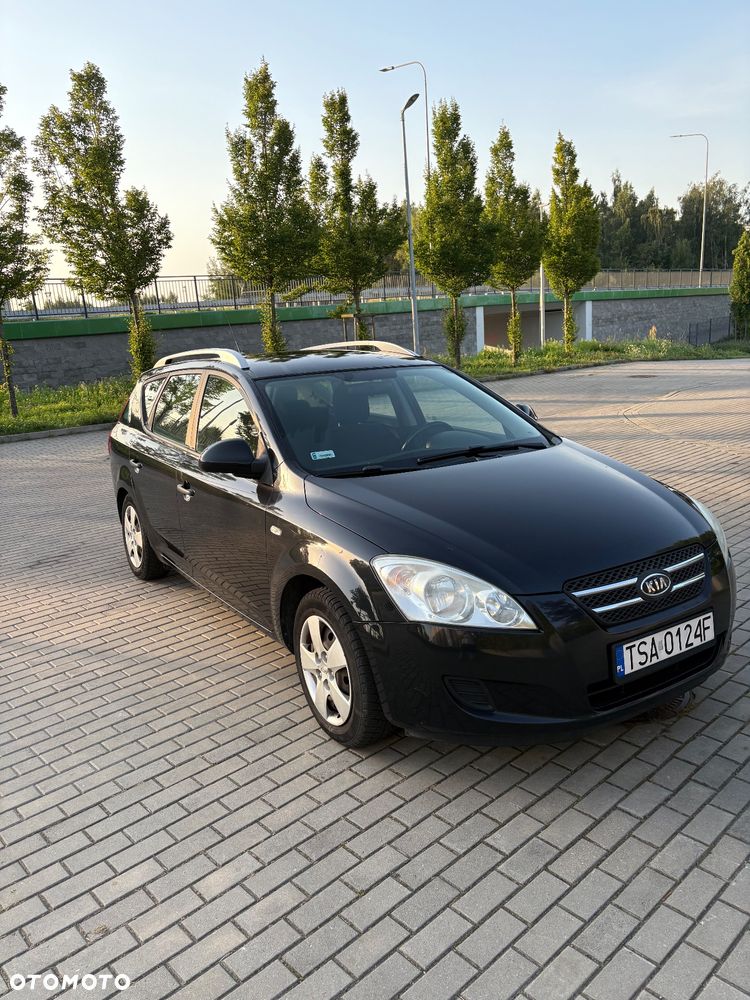 Kia Ceed - 1