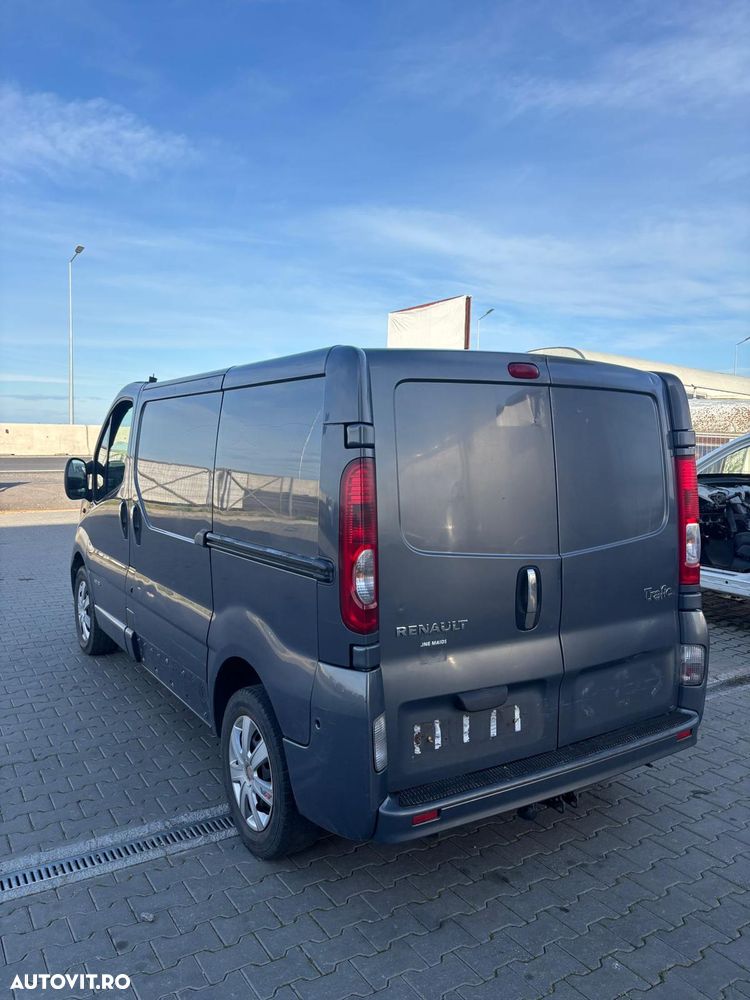 Dezmembram Renault Trafic 2.0 diesel din 2012 - 4