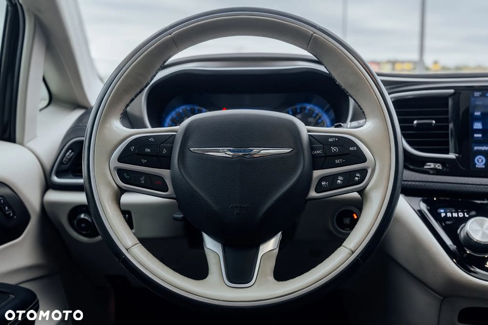 Chrysler Pacifica - 14