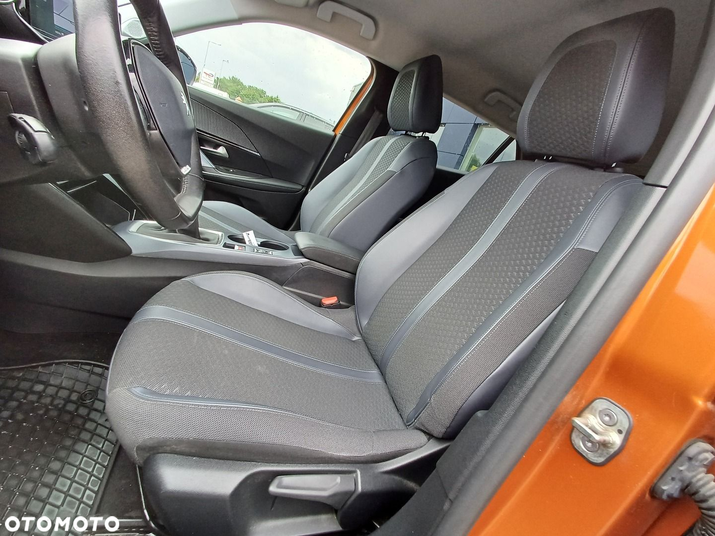 Peugeot 2008 1.2 PureTech Allure S&S - 12