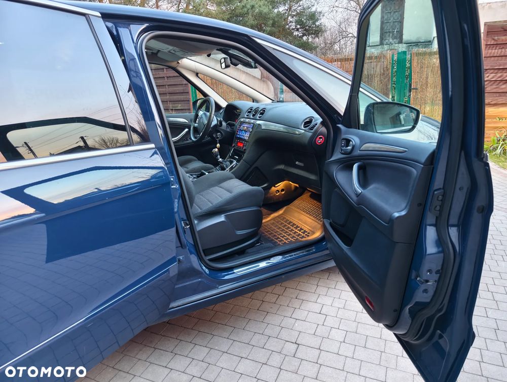 Ford S-Max - 13