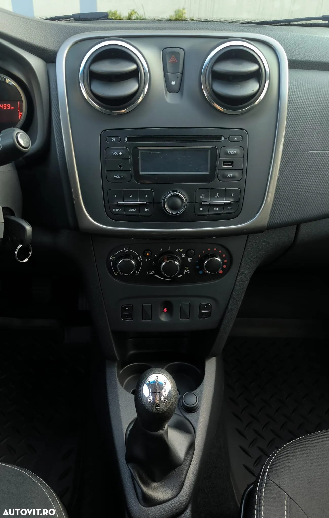 Dacia Logan MCV 1.2 Ambiance - 15